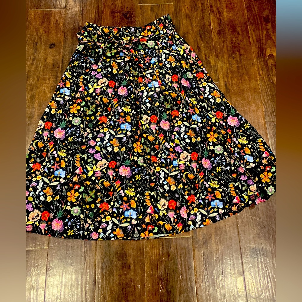 Antonio Melani high waisted midi skirt - beautiful floral print